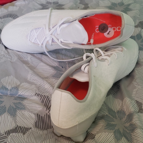Adidas Soccer Cleats. - Picture 4 of 7